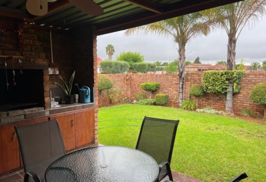 3 Bedroom Property for Sale in Riviera Northern Cape